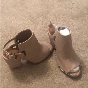 Qupid chunk heel sandal